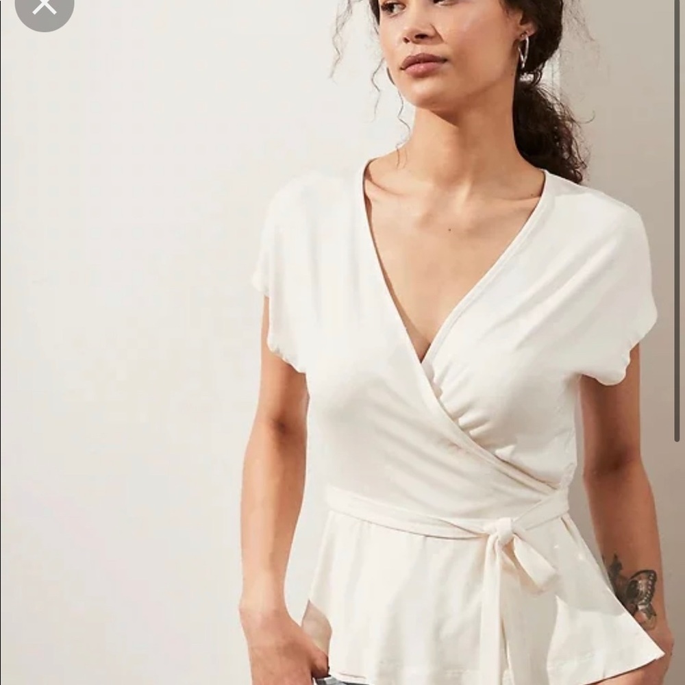 Banana Republic thread soft wrap top